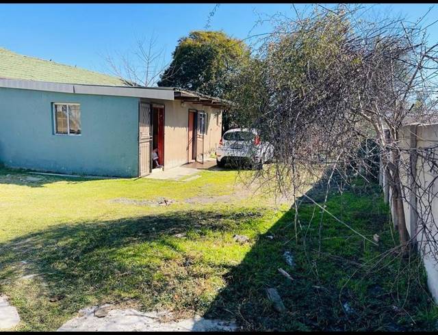 15 BEDROOM HOUSE FOR SALE IN RHODESFIELD